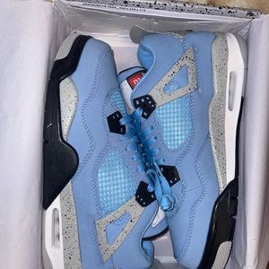 COPY - Jordan 4 University blue